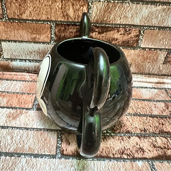 Disney Parks Mickey Mouse ceramic coffee mug - Picture 6 of 7